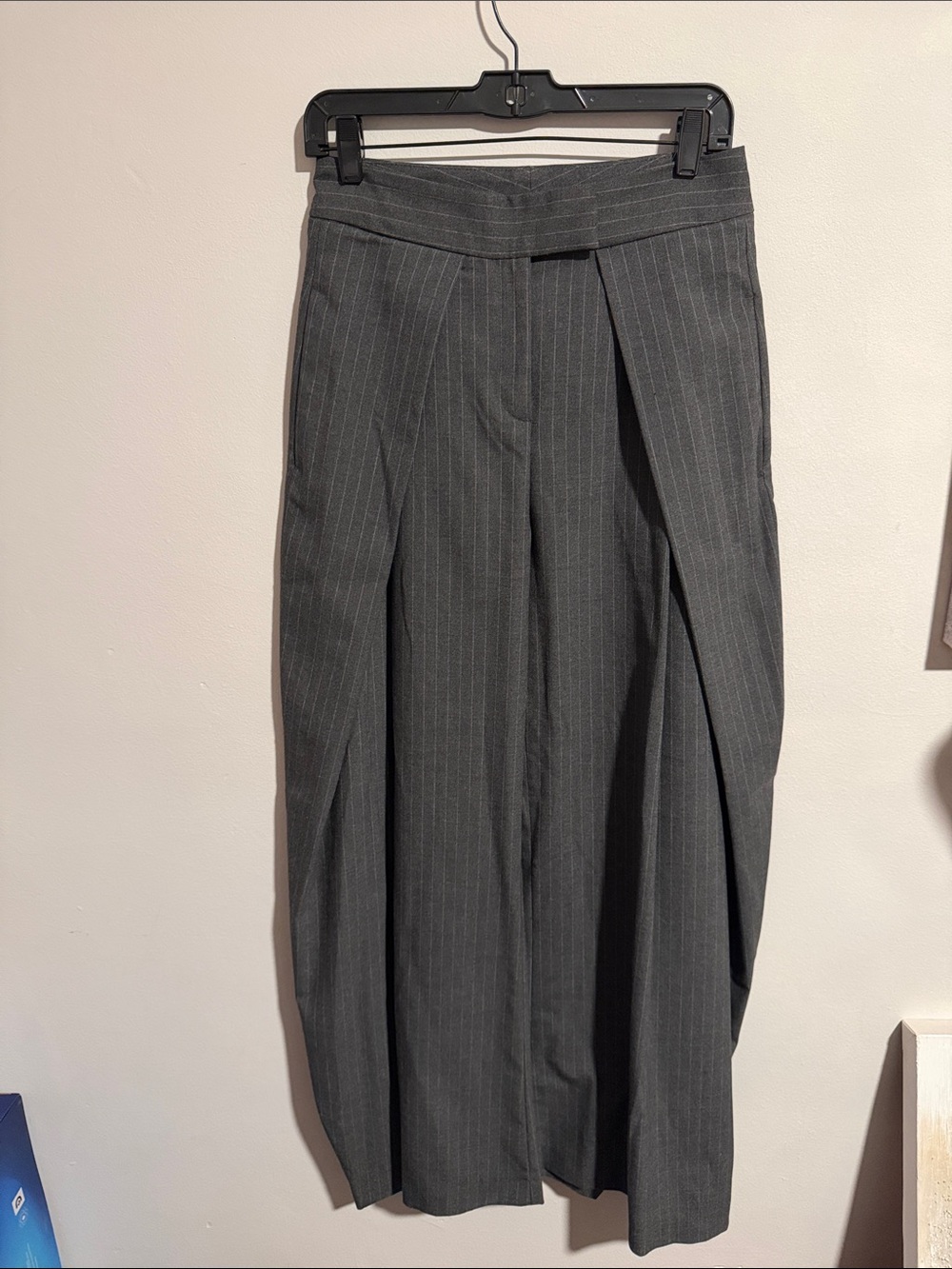 ZARA Gray Pinstripe Pleated Wide Leg Trousers - S